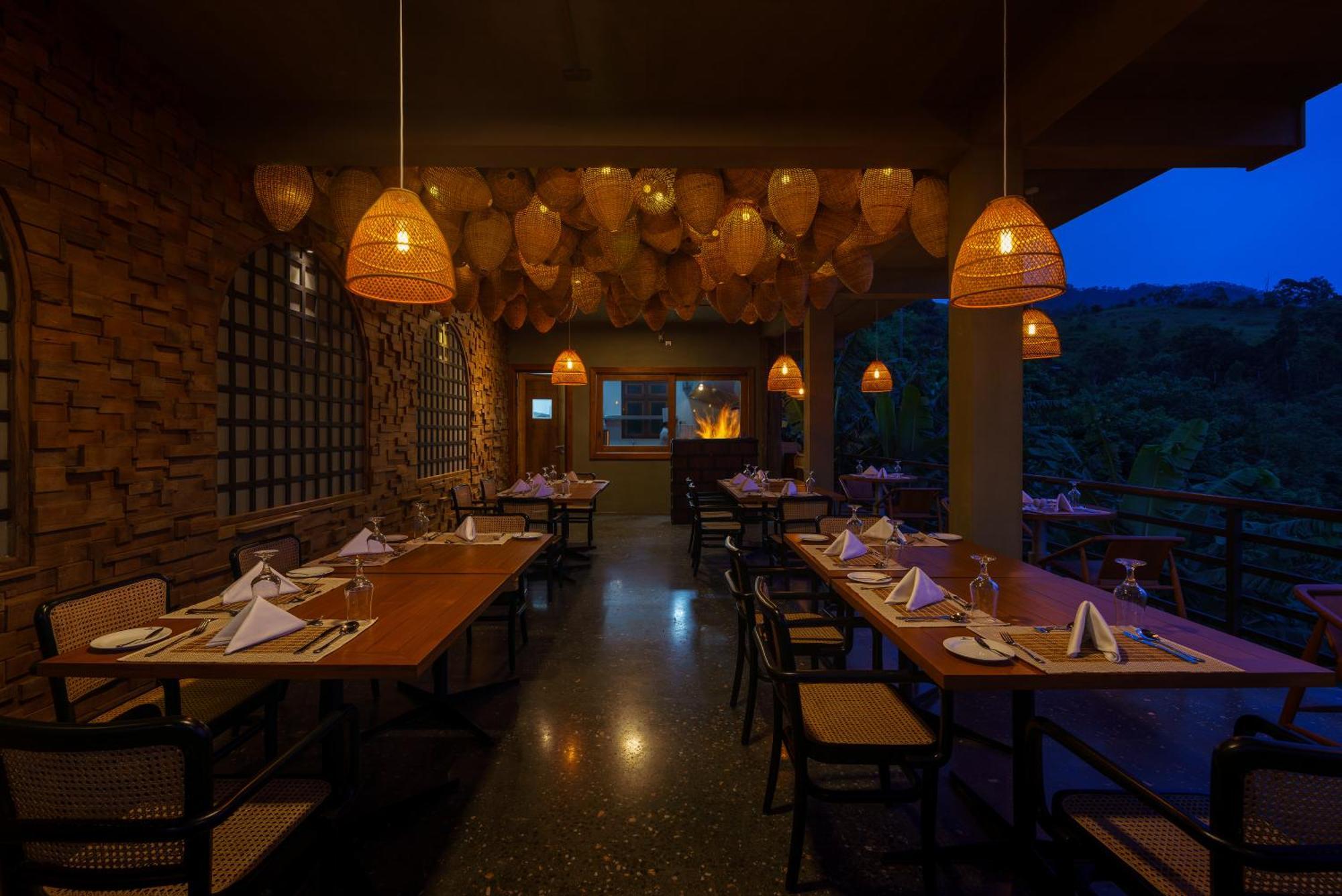 Majentra Ella Hotel ภายนอก รูปภาพ
