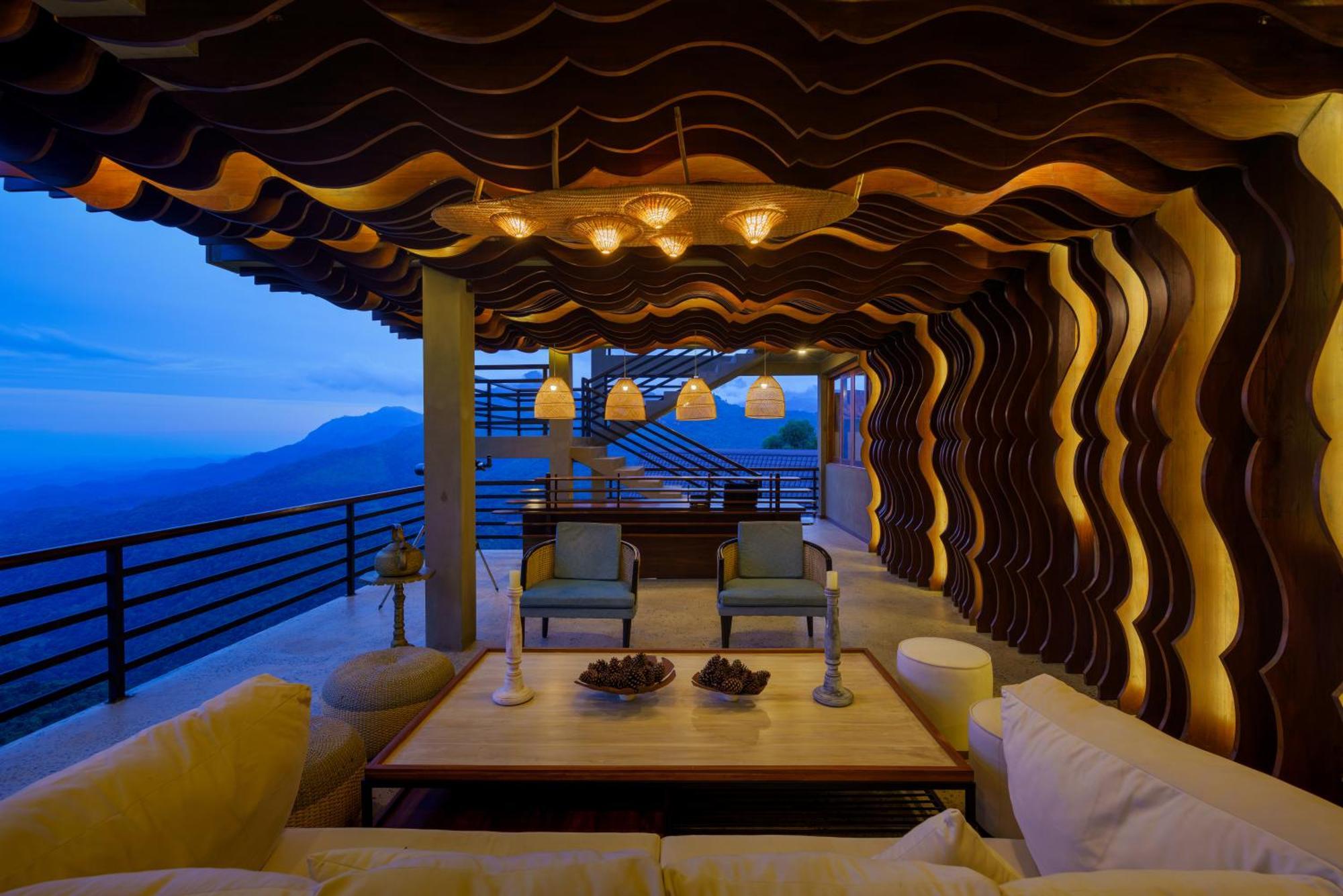 Majentra Ella Hotel ภายนอก รูปภาพ